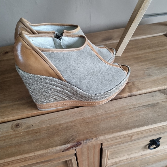 The kooples grey suede/leather Wedged Sandals Size Uk 7 new with defects - Picture 7 of 8